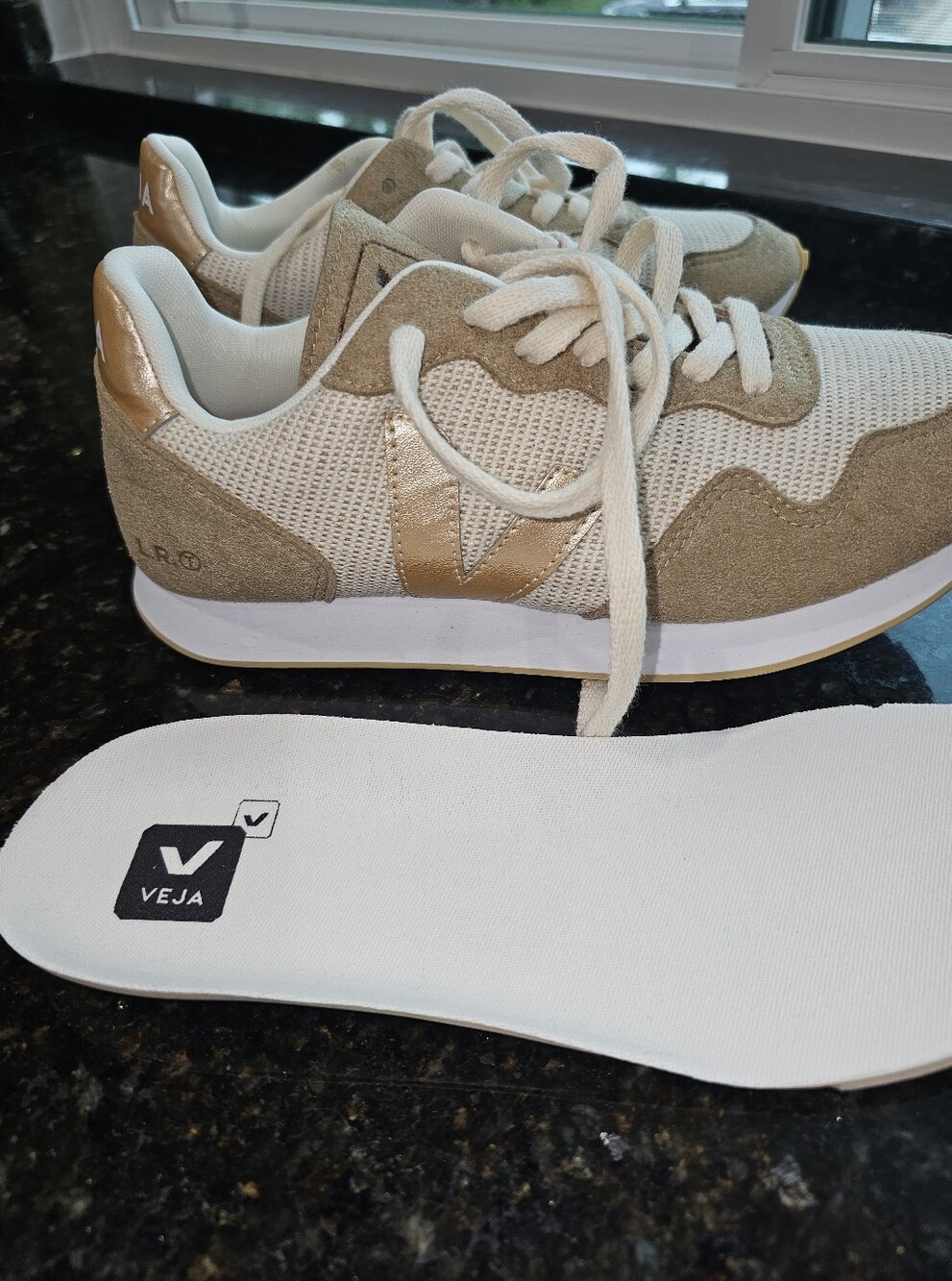 Veja SDU Women's Sneakers in NATURAL PLATINE Sz 7 - Picture 11 of 13